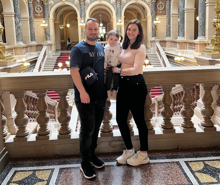 0FCEA753-472F-4805-9F21-161533037540_1_105_c