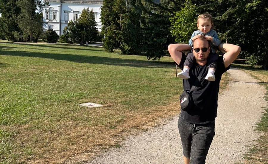 DA54B246-37AB-4FE1-B26F-01496A9EE8A9_1_105_c